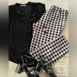 Liz Claiborne ladies pants size 6